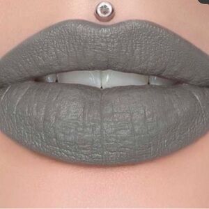 Jeffree Star Velvet Trap Lipstick Drill Sergeant